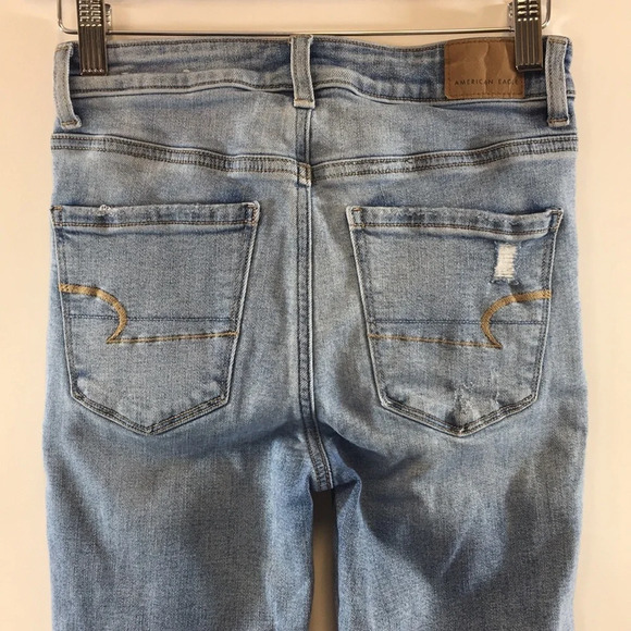 3/$20 American Eagle Super Hi-Rise Jegging Womens 0 Short Light Distressed Jeans - Picture 5 of 15